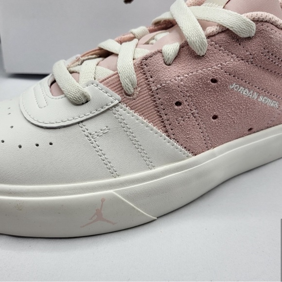 NIB Women’s Jordan Series.03 'Atmosphere’ in Atmosphere/Black/Univ Red/Sail - Picture 10 of 10